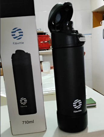 Magnetic Gym Thermos Bottle with Phone Holder – Insulated, Hands‑Free Filming